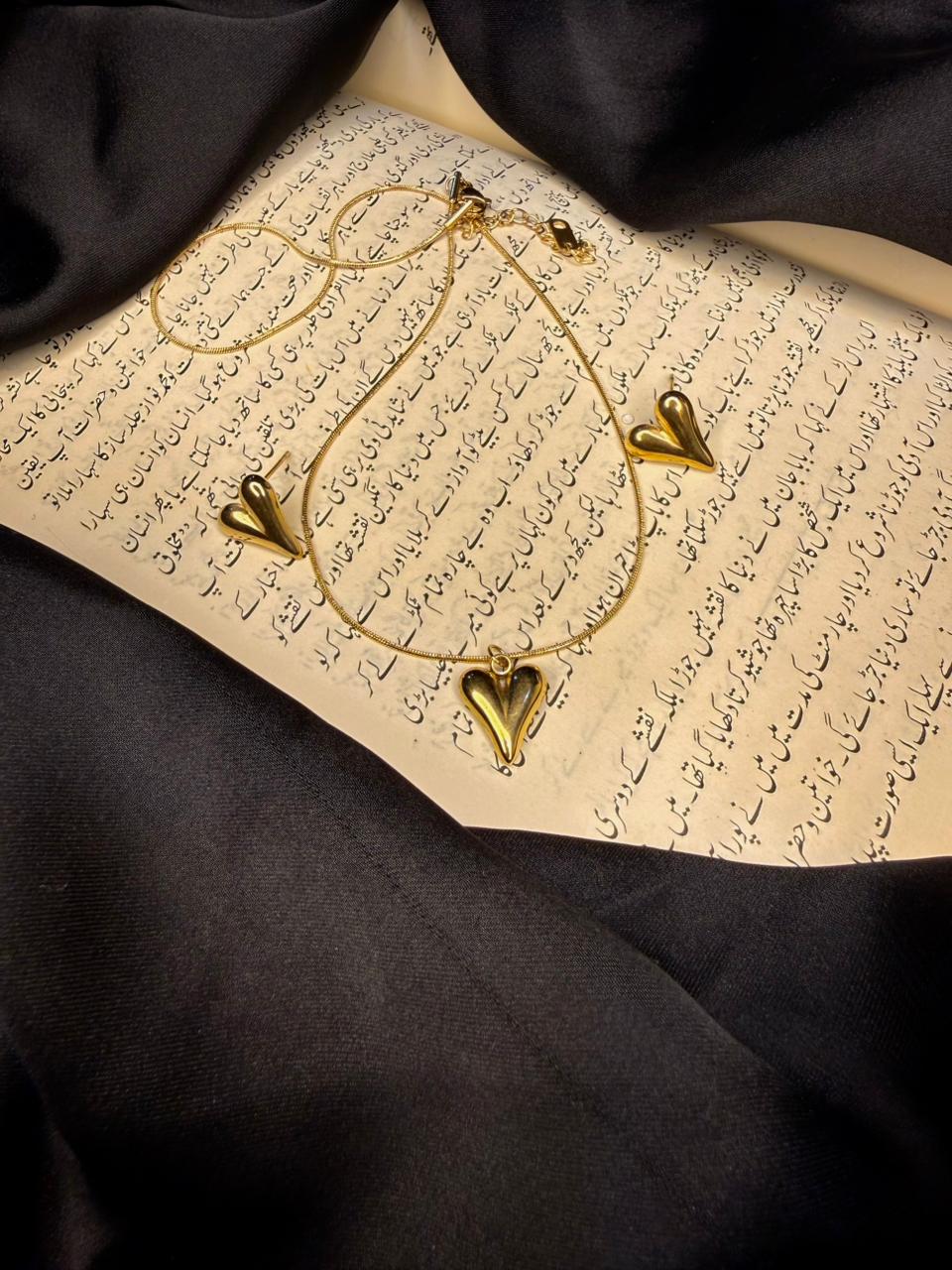 Golden Heart Necklace Set