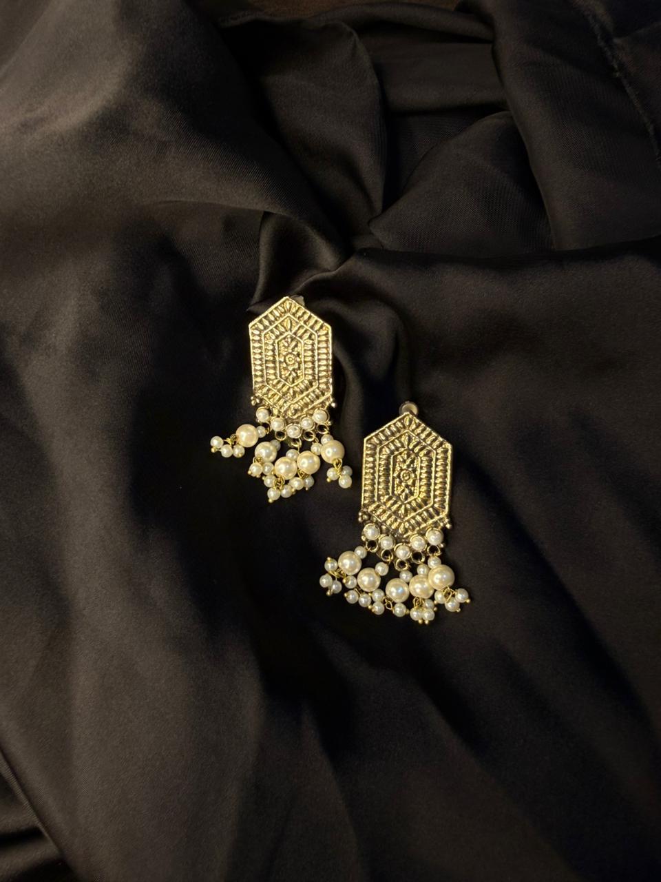 Noor Pearl Drop Earrings