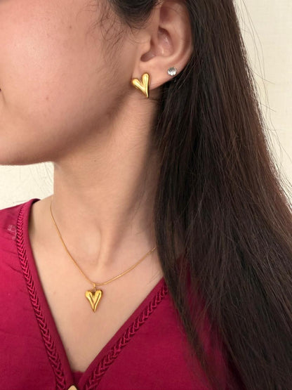 Golden Heart Necklace Set