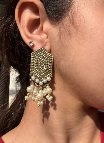 Noor Pearl Drop Earrings